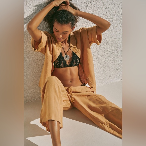 By Anthropologie Short-Sleeve Linen Button-Down Shirt - Picture 7 of 10